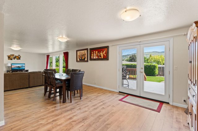 2642 Hawaiian Avenue, Medford, OR 97504
