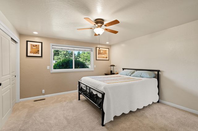 2642 Hawaiian Avenue, Medford, OR 97504