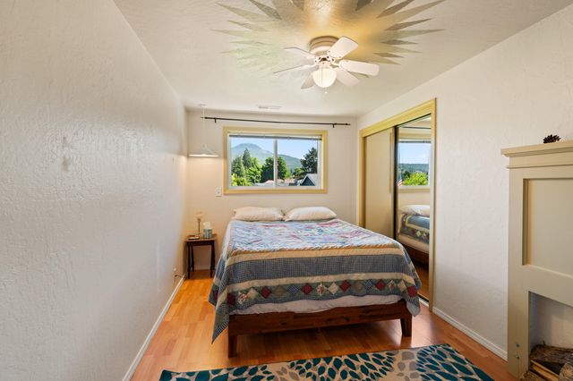 2642 Hawaiian Avenue, Medford, OR 97504