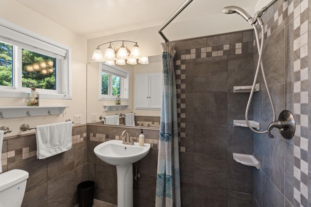 2642 Hawaiian Avenue, Medford, OR 97504