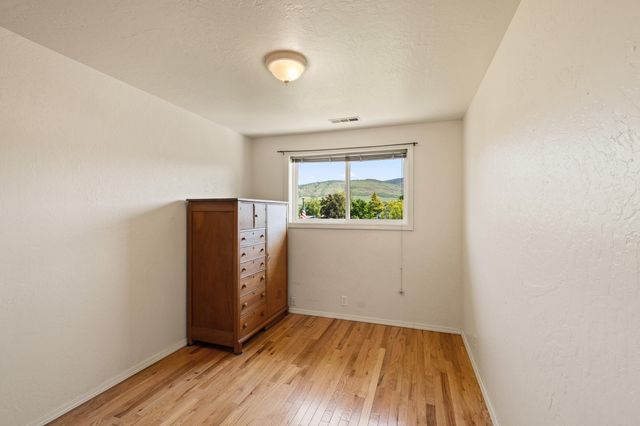 2642 Hawaiian Avenue, Medford, OR 97504