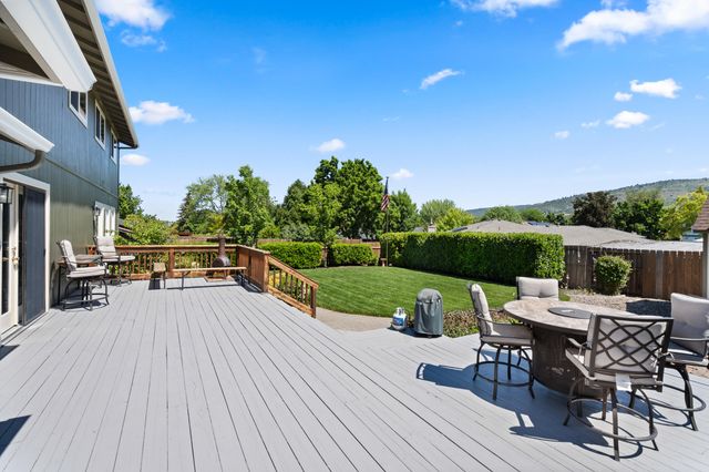 2642 Hawaiian Avenue, Medford, OR 97504
