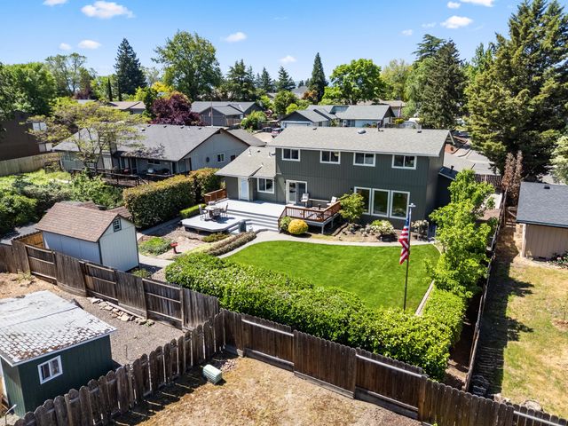 2642 Hawaiian Avenue, Medford, OR 97504