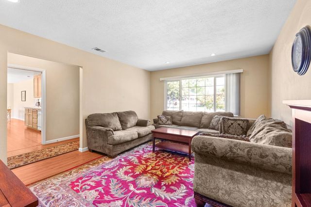 1832 Calistoga Drive, San Jose, CA 95124