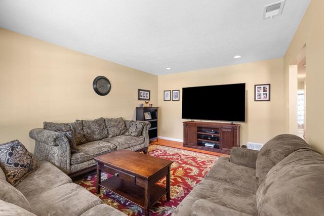 1832 Calistoga Drive, San Jose, CA 95124