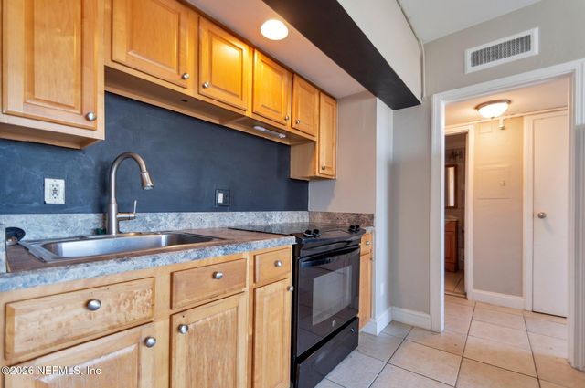 311 W ASHLEY Street 806, Jacksonville, FL 32204