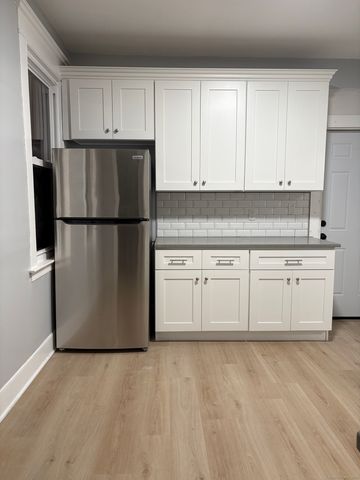 72 4th Street 1, New Haven, CT 06519