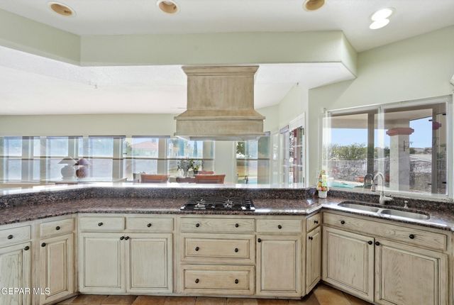 1165 Regal Ridge Drive, El Paso, TX 79912