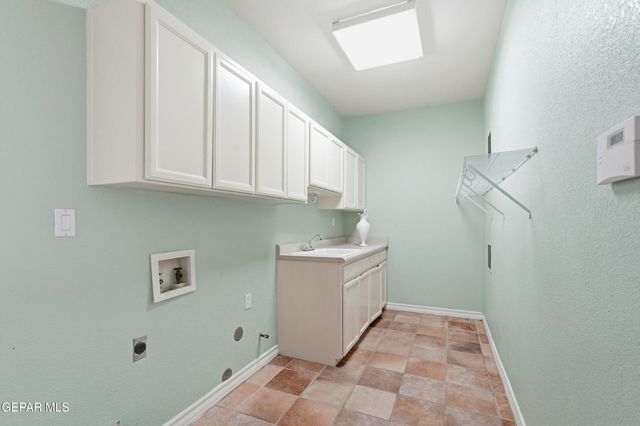 1165 Regal Ridge Drive, El Paso, TX 79912