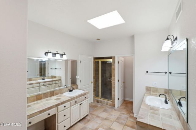 1165 Regal Ridge Drive, El Paso, TX 79912