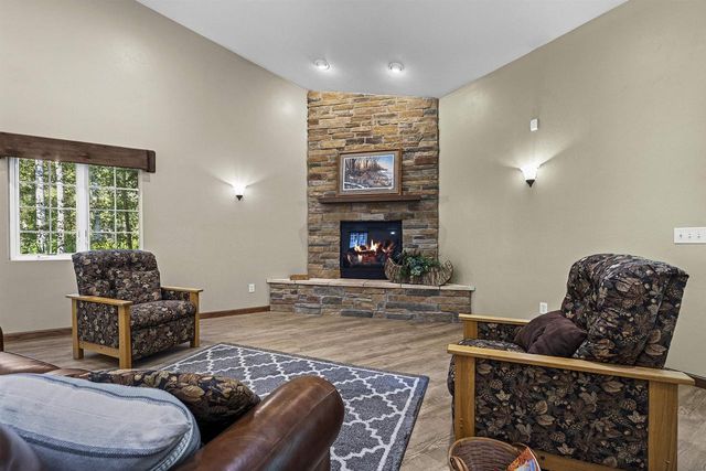 N10909 PESHTIGO RIVER LANE, Crivitz, WI 54114