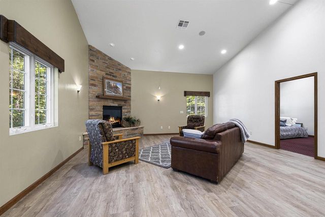 N10909 PESHTIGO RIVER LANE, Crivitz, WI 54114