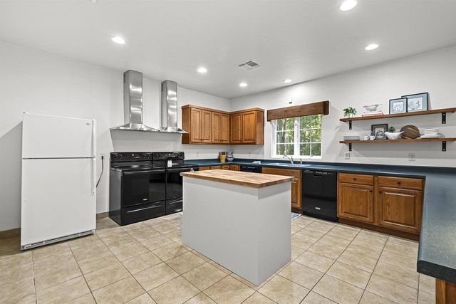 N10909 PESHTIGO RIVER LANE, Crivitz, WI 54114