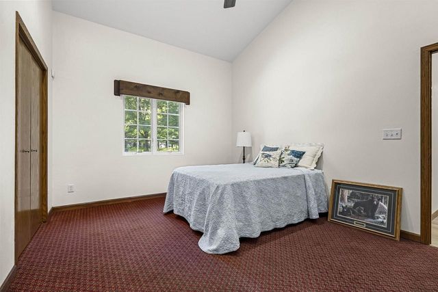 N10909 PESHTIGO RIVER LANE, Crivitz, WI 54114