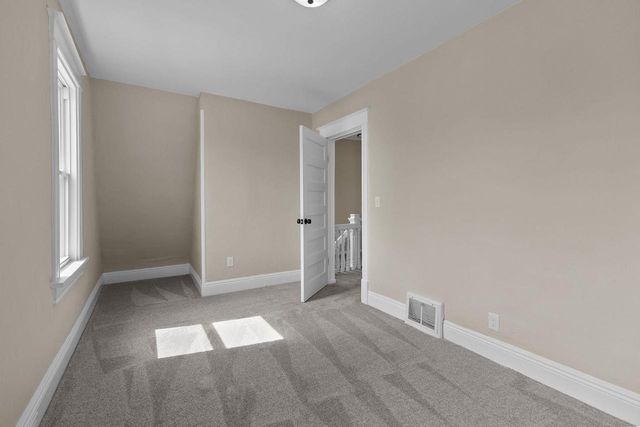 22 E MELVIN AVENUE, Oshkosh, WI 54901