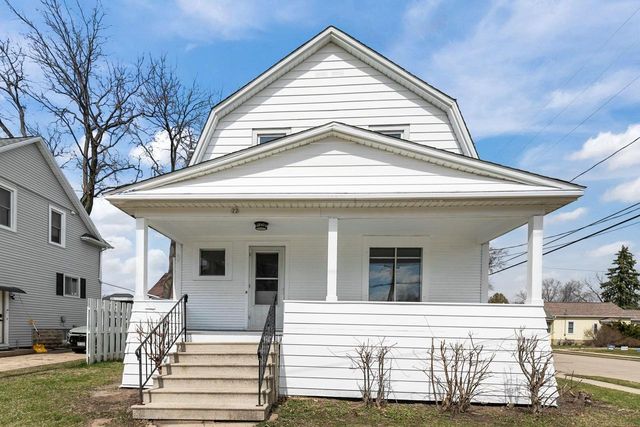 22 E MELVIN AVENUE, Oshkosh, WI 54901