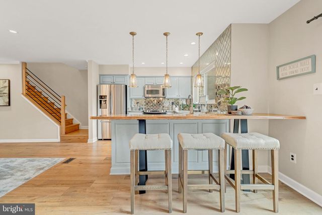 2012 SWANS NECK WAY, Reston, VA 20191