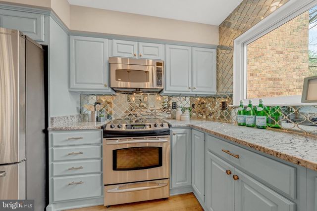 2012 SWANS NECK WAY, Reston, VA 20191