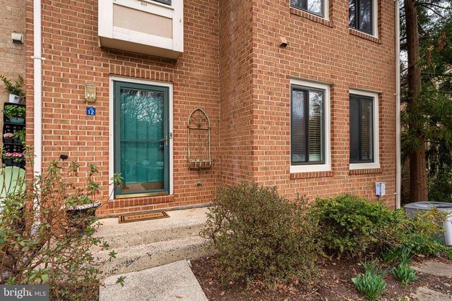 2012 SWANS NECK WAY, Reston, VA 20191