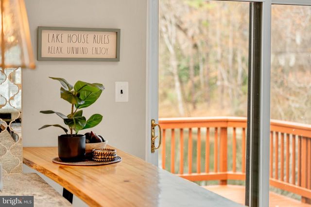 2012 SWANS NECK WAY, Reston, VA 20191