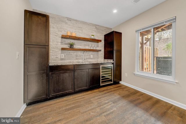 2012 SWANS NECK WAY, Reston, VA 20191