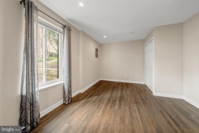 2012 SWANS NECK WAY, Reston, VA 20191