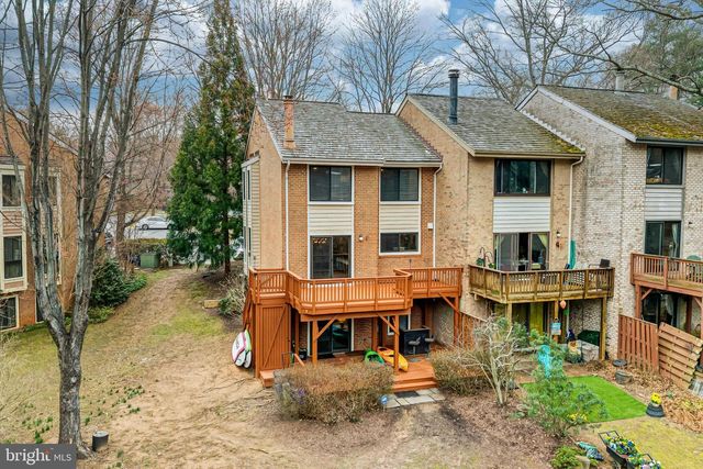 2012 SWANS NECK WAY, Reston, VA 20191