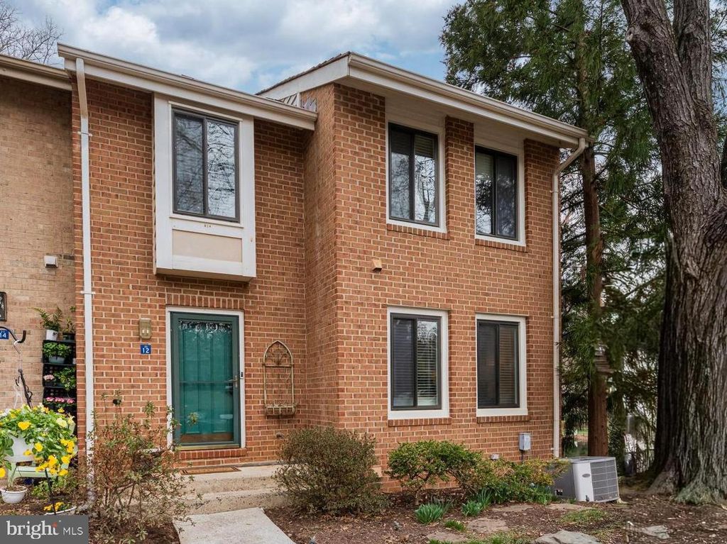 2012 SWANS NECK WAY, Reston, VA 20191