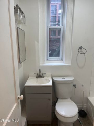 9 Saint Joseph'S Terrace 2A, Albany, NY 12210