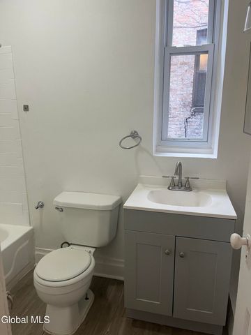 9 Saint Joseph'S Terrace 2A, Albany, NY 12210