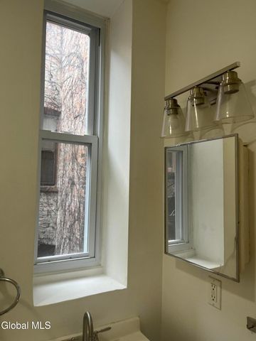 9 Saint Joseph'S Terrace 2A, Albany, NY 12210