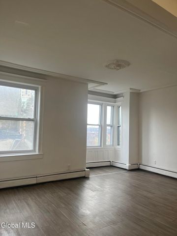 9 Saint Joseph'S Terrace 2A, Albany, NY 12210