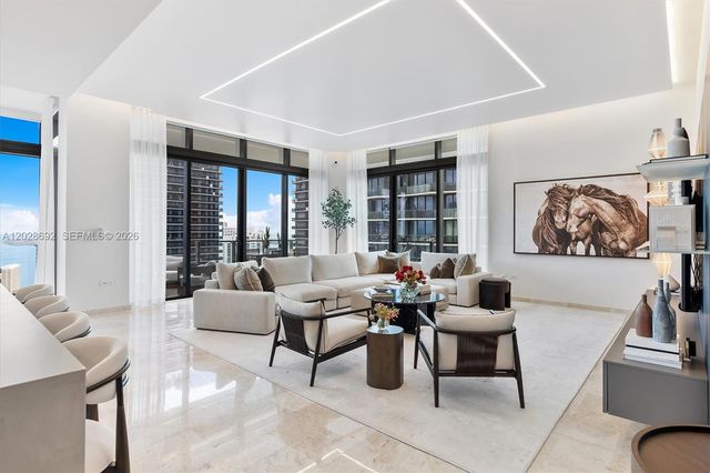 88 SW 7th Street 4001, Miami, FL 33130