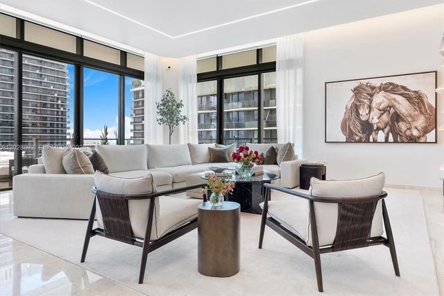 88 SW 7th Street 4001, Miami, FL 33130