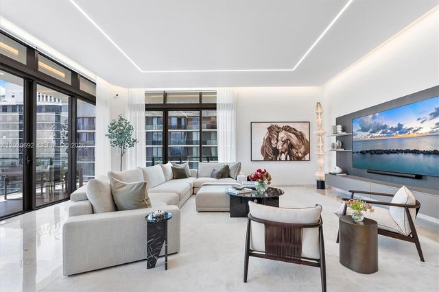 88 SW 7th Street 4001, Miami, FL 33130