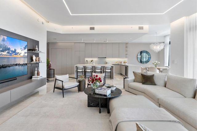 88 SW 7th Street 4001, Miami, FL 33130