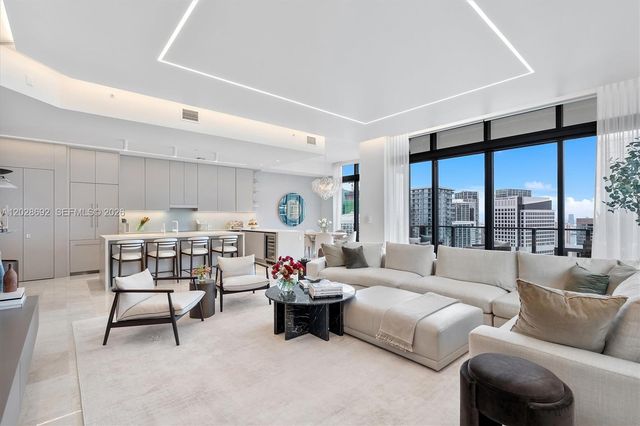88 SW 7th Street 4001, Miami, FL 33130