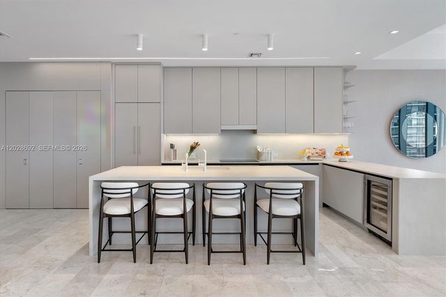 88 SW 7th Street 4001, Miami, FL 33130