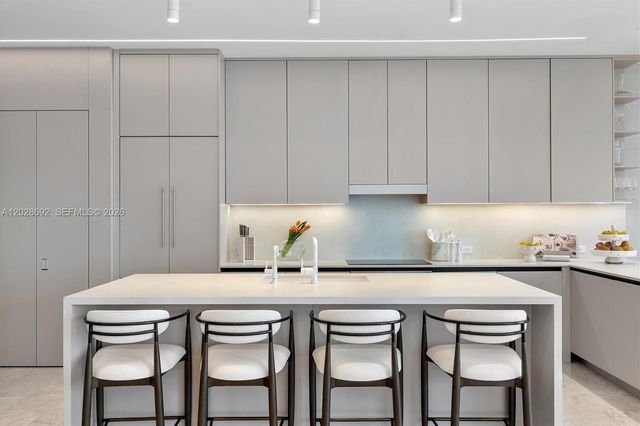 88 SW 7th Street 4001, Miami, FL 33130