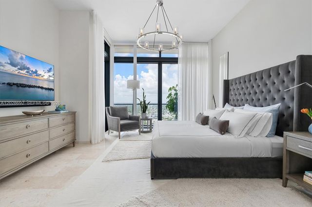 88 SW 7th Street 4001, Miami, FL 33130