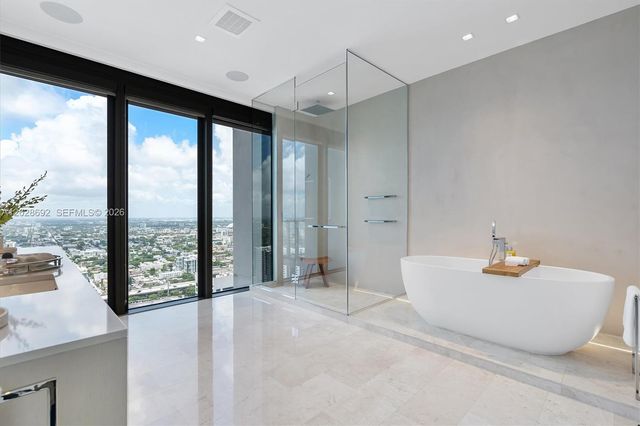 88 SW 7th Street 4001, Miami, FL 33130