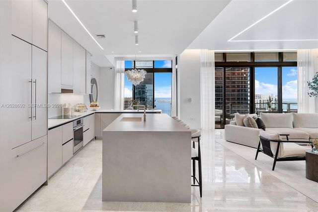 88 SW 7th Street 4001, Miami, FL 33130