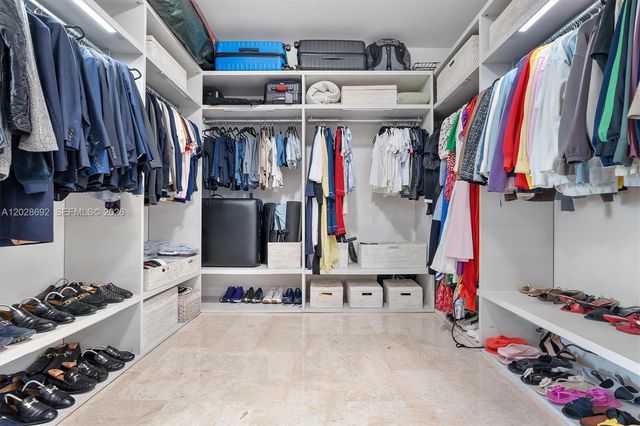 88 SW 7th Street 4001, Miami, FL 33130