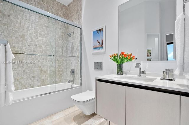 88 SW 7th Street 4001, Miami, FL 33130