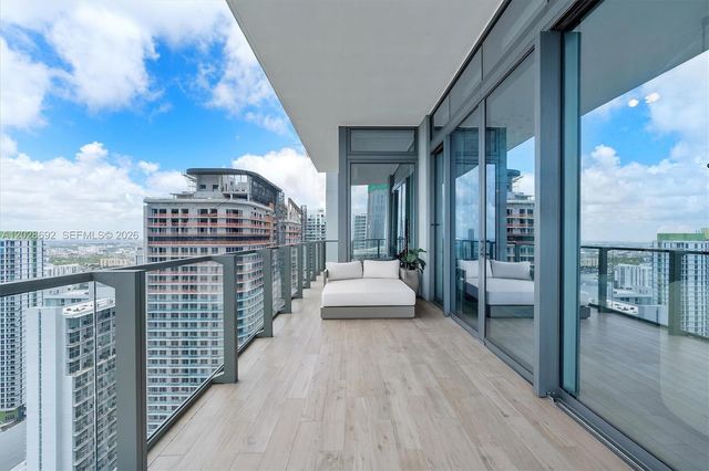 88 SW 7th Street 4001, Miami, FL 33130