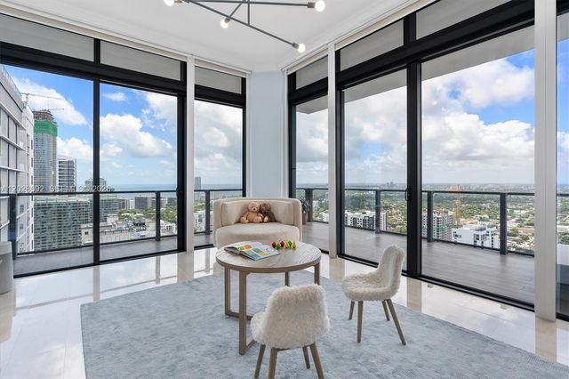 88 SW 7th Street 4001, Miami, FL 33130