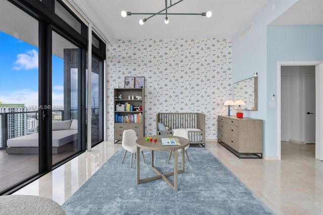 88 SW 7th Street 4001, Miami, FL 33130