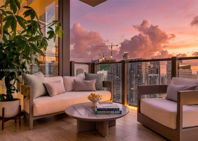 88 SW 7th Street 4001, Miami, FL 33130