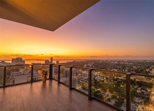 88 SW 7th Street 4001, Miami, FL 33130