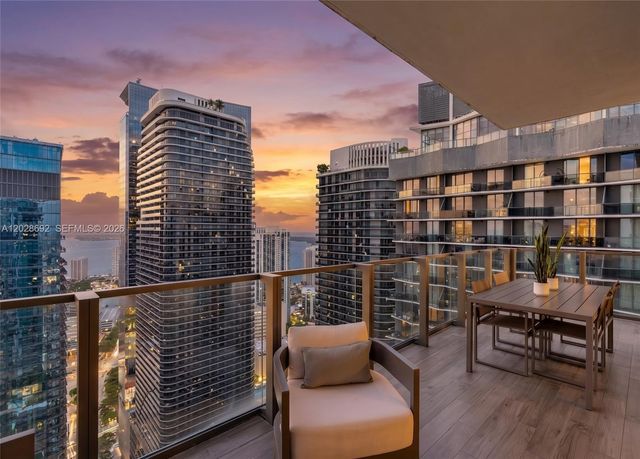 88 SW 7th Street 4001, Miami, FL 33130